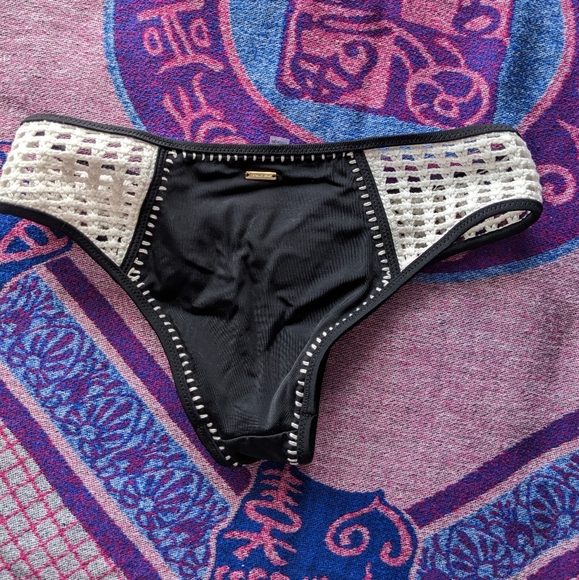 Victoria Secret Carova Crochet Bikini Set - Picture 8 of 9